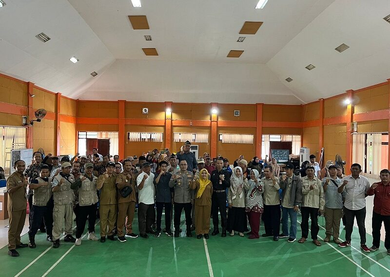 Bertindak sebagai Narasumber , Kapolsek Bontang Selatan hadiri Sosialisasi Kewaspadaan Dini di Kecamatan Bontang Selatan