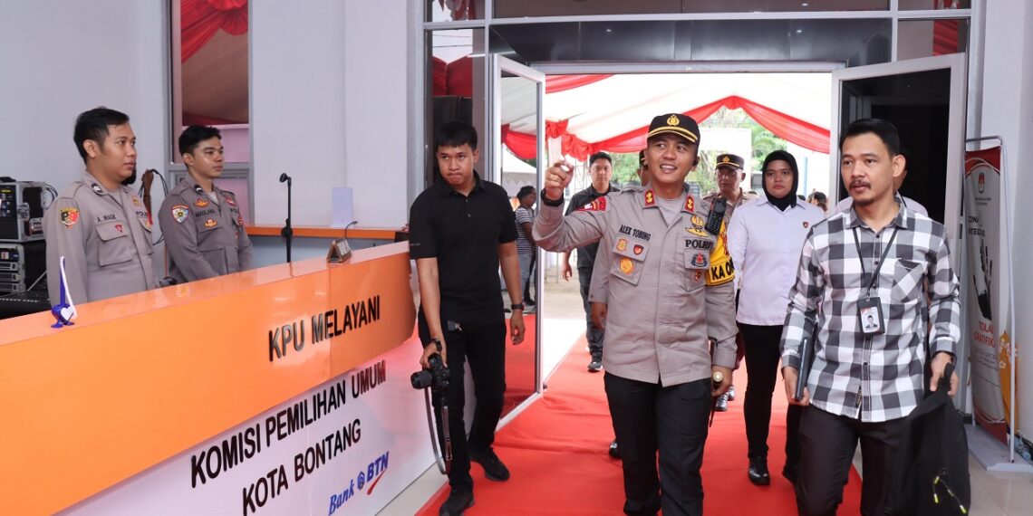 Pastikan Aman, Kapolres Bontang pimpin langsung Pengecekan dan Pengamanan Tahapan Pendaftaran Paslon Walikota dan Wakil di Kantor KPU Kota Bontang