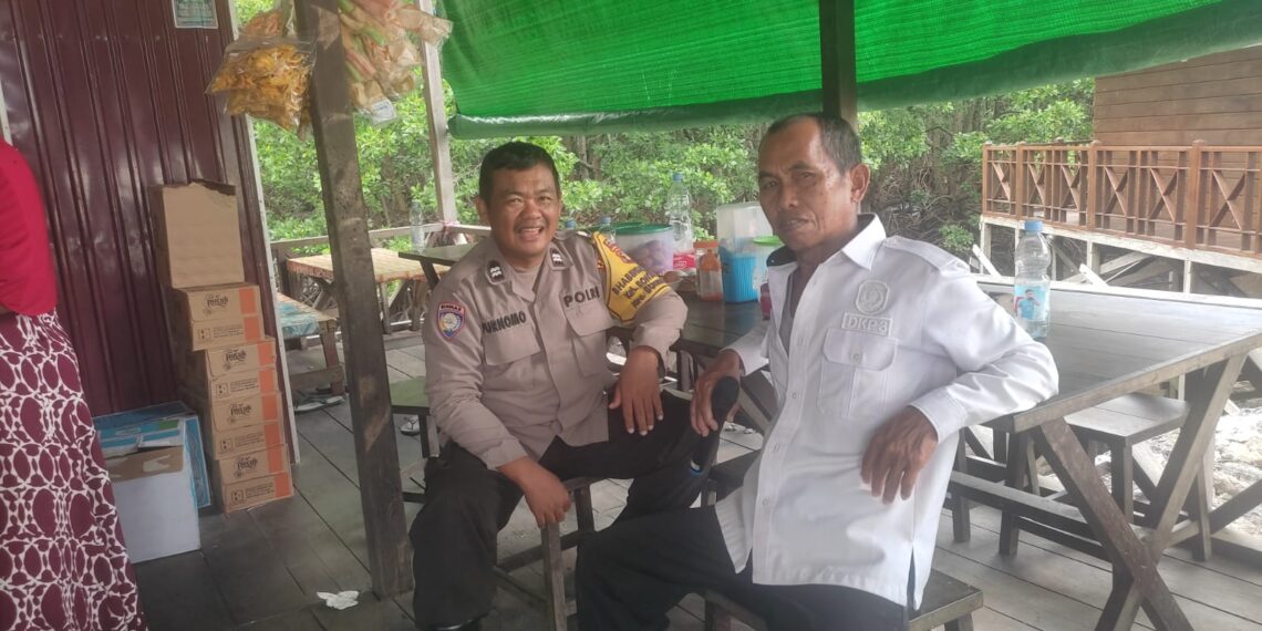 Upaya kamtibmas wilayah binaan, Bhabinkamtibmas Bontang Utara Laksanakan Cooling System Jelang Pilkada 2024