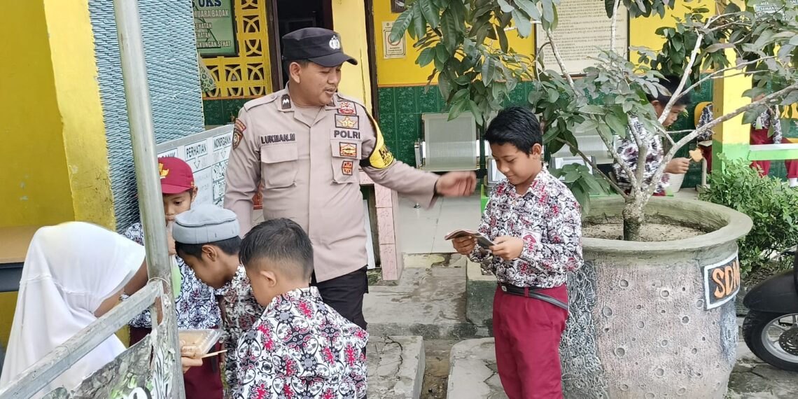 Polisi Sahabat Anak Bhabinkamtibmas Desa Muara Badak Ilir cegah bulliying di kalangan pelajar