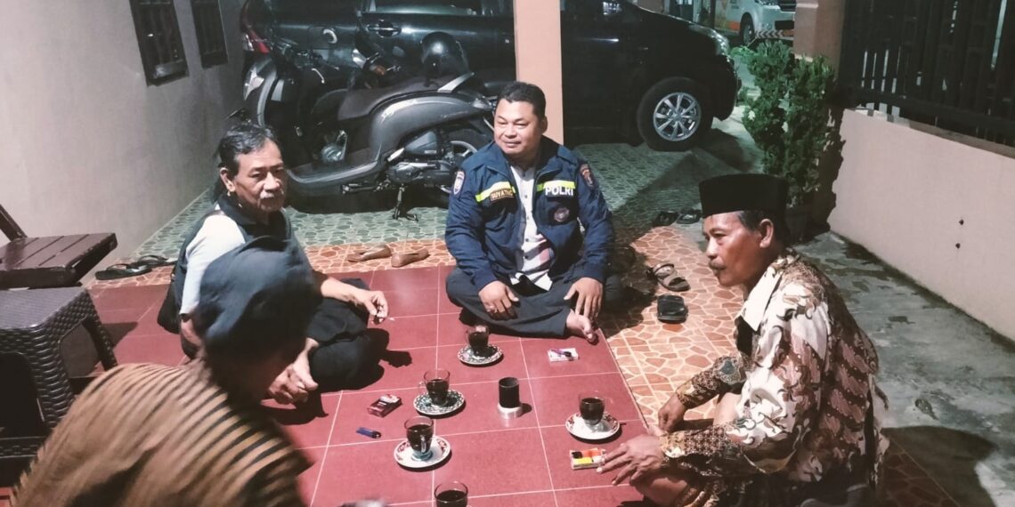 Ciptakan Keamanan dan Ketertiban, Bhabinkamtibmas Kelurahan Api-api Laksanakan Cooling System Jelang Pilkada 2024