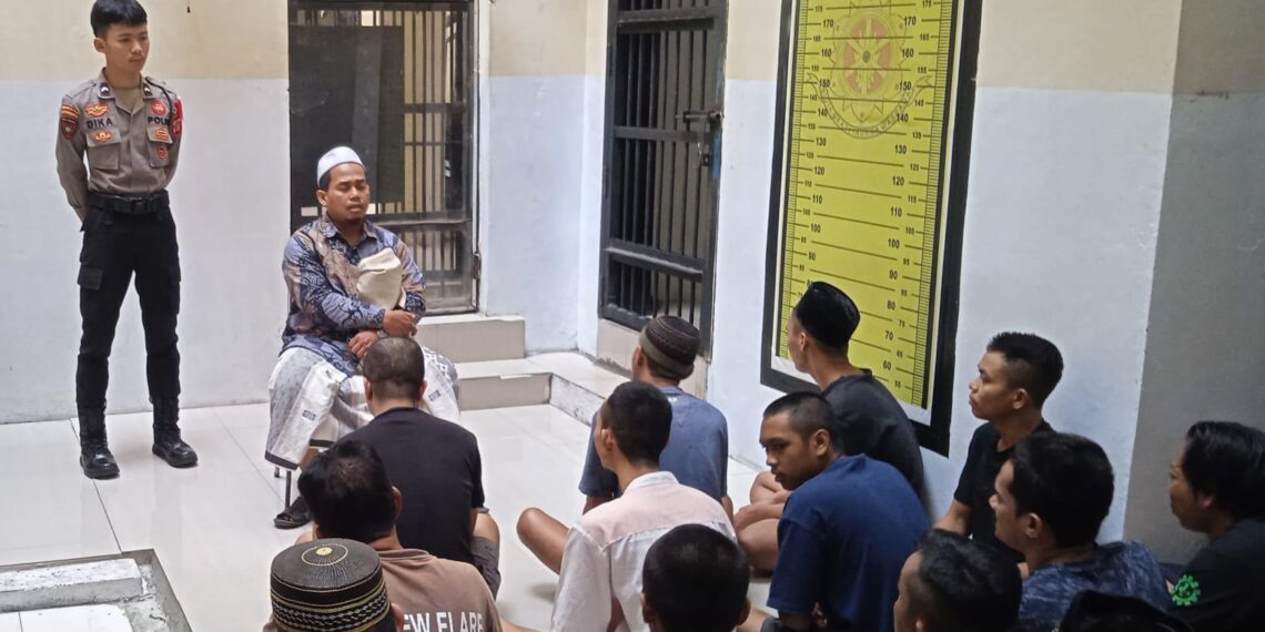 Binrohtal Tahanan Polres Bontang: Meningkatkan Iman dan Taqwa Selama Proses Hukum
