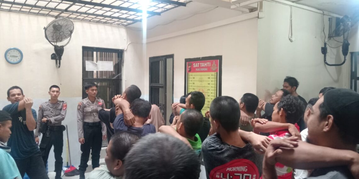 Jaga Kebugaran warga binaan, Sat Tahti Polres Bontang Gelar Jumat Sehat di Rutan Polres Bontang