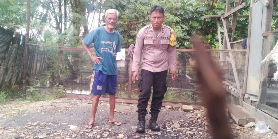 Bhabinkamtibmas Kelurahan Berbas Tengah Aiptu Rudiantoro Lakukan Pendampingan Perikanan Ikan Tawar untuk Ketahanan Pangan di Bontang Selatan