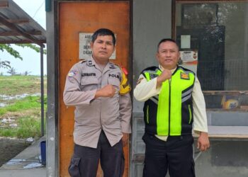 Bhabinkamtibmas Kelurahan Loktuan Lakukan Cooling System Pasca Pilkada di PT. Black Bear