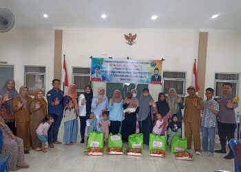 Pastikan tepat sasaran, Bhabinkamtibmas Desa Gas Alam Badak Pantau Penyaluran Makanan Tambahan (Sembako) untuk Anak Stunting