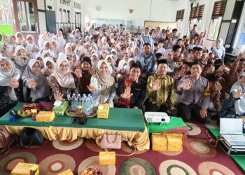 Bhabinkamtibmas Gunung Elai laksanakan pendampingan Sosialisasi Bahaya Narkoba di SDN 010 Bontang Utara