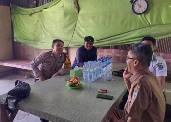   Bhabinkamtibmas Kelurahan Belimbing Bersama Staff Kelurahan Laksanakan Cooling System dan Sosialisasi Kamtibmas