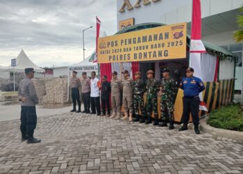 Pengamanan Pos PAM City Mall Bontang Selatan, Polsek Bontang Laksanakan Ops Lilin Mahakam 2024 dalam rangka Nataru Tahun 2025