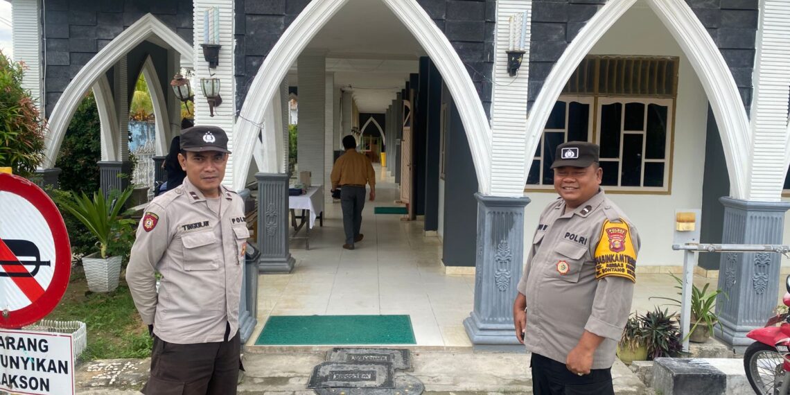 Beri rasa aman, Polres Bontang amankan Ibadah Natal di Gereja Protestan GPIB Sumber Kasih Kampung Baru, Bontang Selatan