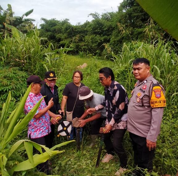 Problem solving, Bhabinkamtibmas Kelurahan Kanaan Mediasi Sengketa Tapal Batas warga*