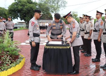 Upacara Sertijab Pejabat Utama dan Kapolsek Jajaran Polres Bontang Berlangsung Khidmat