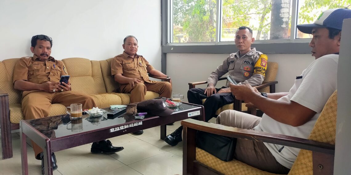 Perkuat sinergitas, Bhabinkamtibmas Tanjung Laut Indah Lakukan Sambang Kunjung dan Tatap Muka dengan Warga