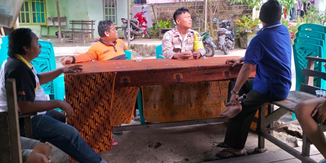 Perkuat kemitraan, Bhabinkamtibmas Kelurahan Berebas Tengah Lakukan Sambang Kunjung dan Menyampaikan Himbauan Kamtibmas