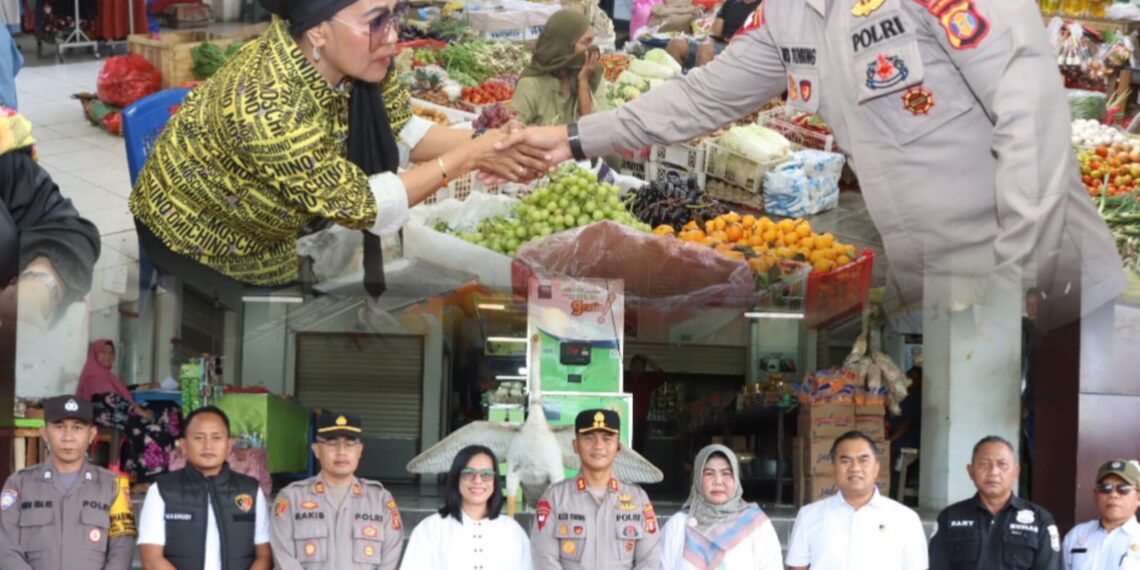 Antisipasi Lonjakan Harga Dan Stok Bahan Pokok, Polres Bontang bersama Pemkot Bontang Gelar Operasi Pasar