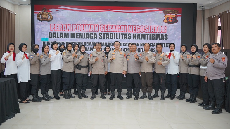 Kapolres Bontang AKBP Widho Anriano Membuka Pelatihan Peran Polwan sebagai Negosiator