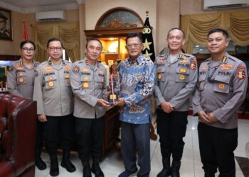 Jajaran Divhumas Polri Laksanakan Anjangsana ke Jend. Pol (Purn) Da’i Bachtiar