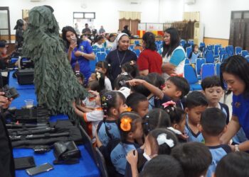 Polri Sahabat Anak, Sat Brimob Polda Kaltim Terima Kunjungan Murid TK Santa Miriam dengan Kenalkan Lebih Dekat Tugas Polisi Sejak Dini