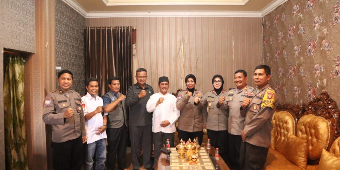 Waka Polres Bontang dan Dit Binmas Polda Kaltim Sambang Tokoh Masyarakat Perkuat Kamtibmas”