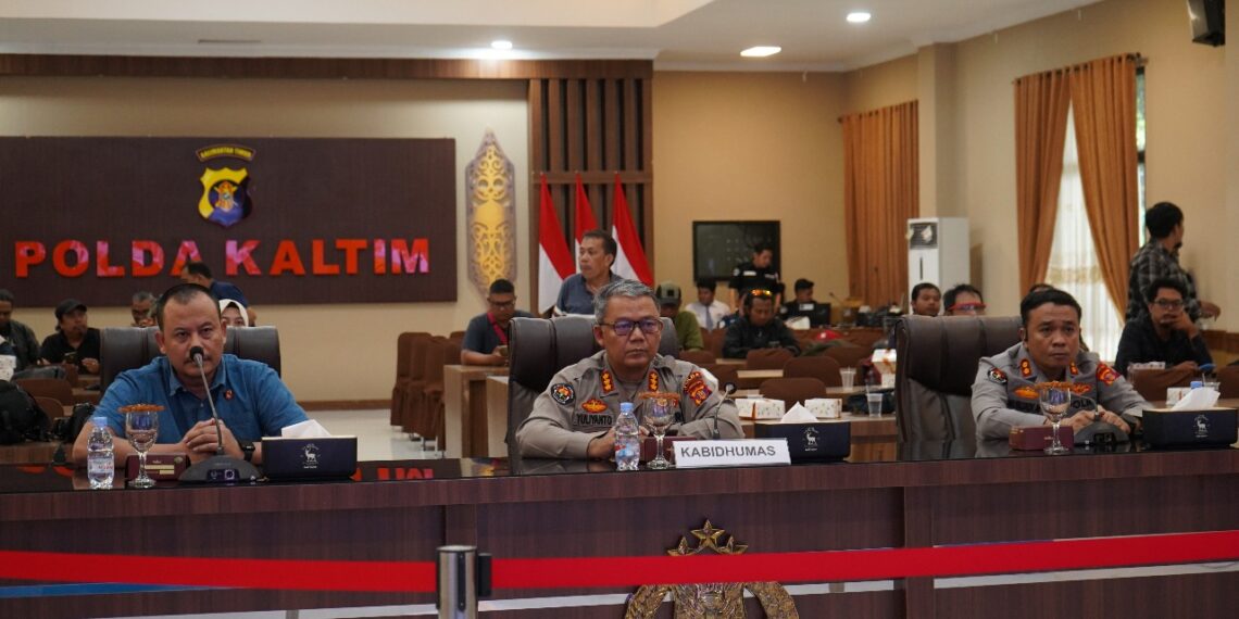 Gelar Konferensi Pers Secara Virtual Bersama Polres Kubar, Polda Kaltim Jelaskan Penanganan 6 Terduga Penyalahgunaan Narkoba di Kutai Barat