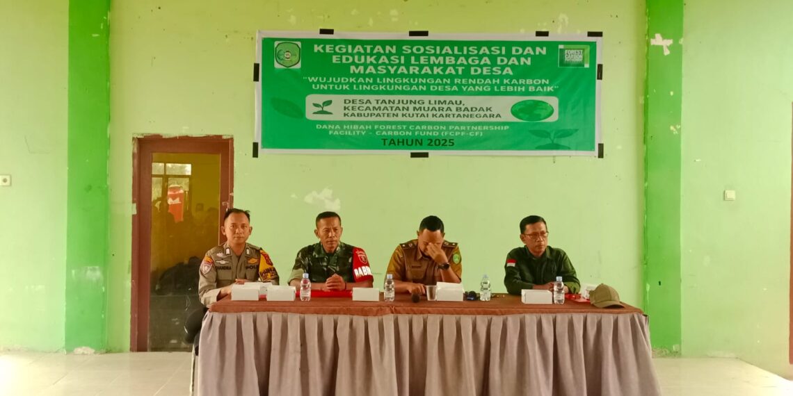 Bhabinkamtibmas Tanjung Limau monitoring Sosialisasi dan Edukasi Desa Tanjung Limau: Wujudkan Lingkungan Rendah Karbon
