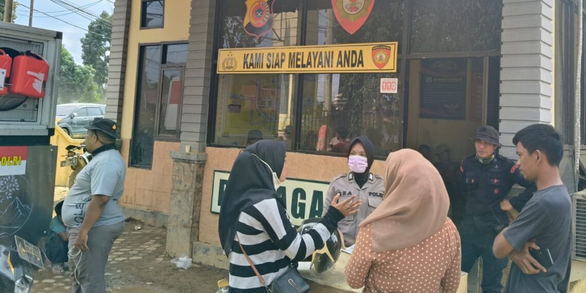 Polres Aceh Tamiang Tetap Layani Masyarakat Meski Mako Berlumpur Akibat Banjir