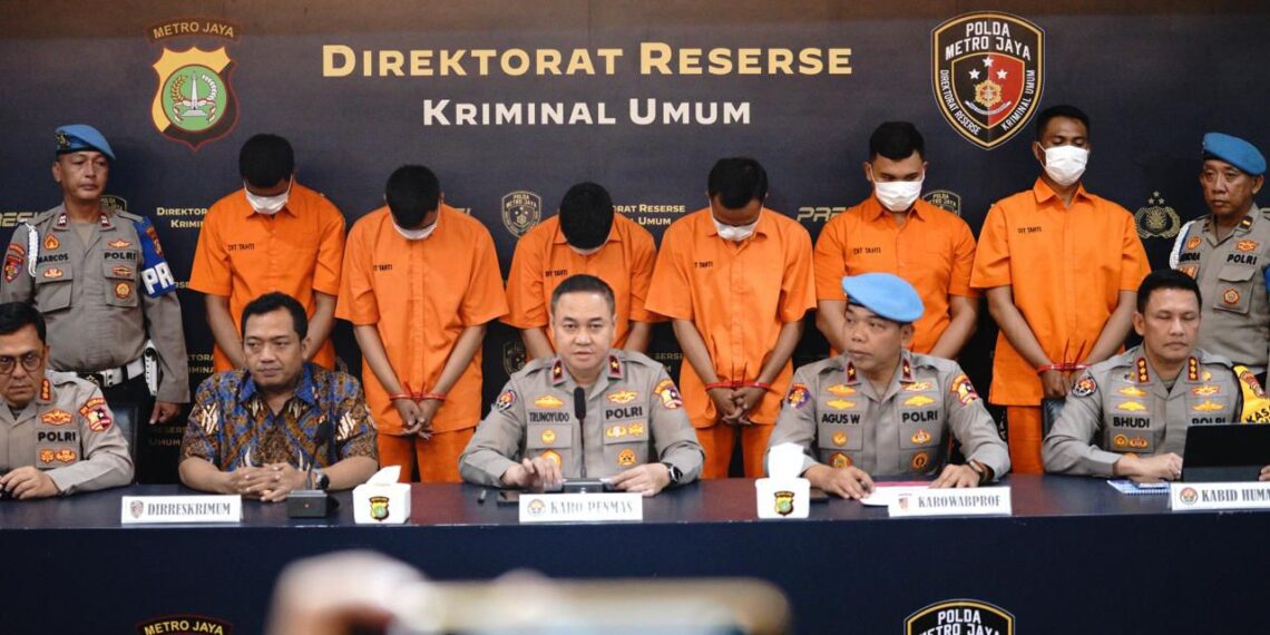 Polri Tetapkan Enam Anggota Polri sebagai Tersangka Penganiayaan yang Menewaskan Dua Warga di TMP Kalibata