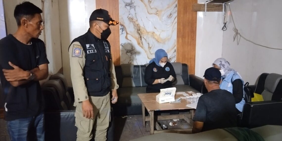 Patroli Gabungan Pencegahan Narkoba di Bontang, 11 Orang Terindikasi Positif Usai Tes Urine