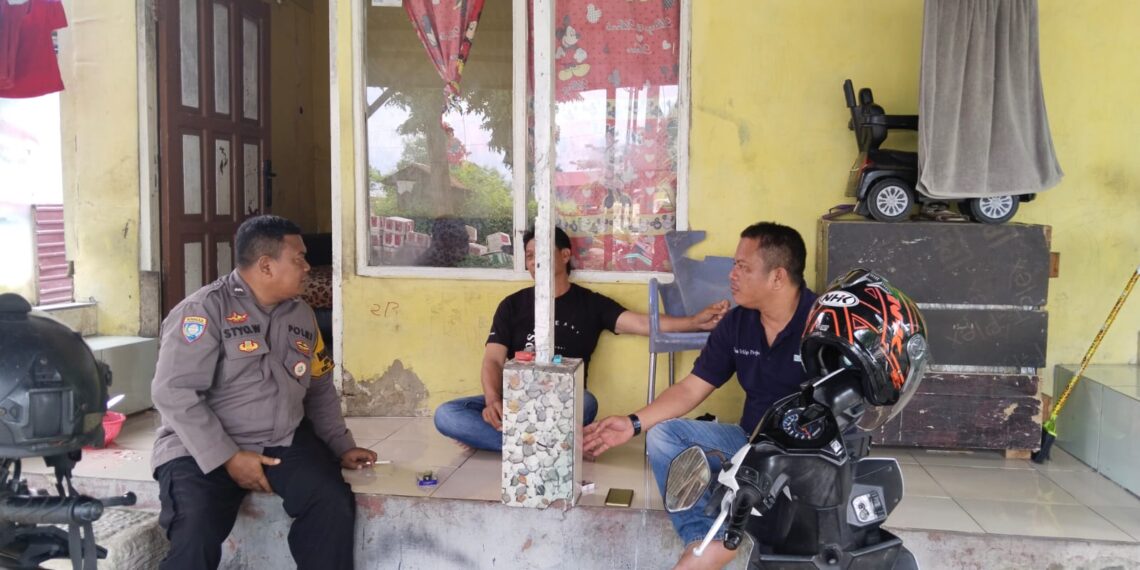 Bhabinkamtibmas Berbas Pantai Sambang Kunjung Warga, Cegah Premanisme dan Dukung Ketahanan Pangan