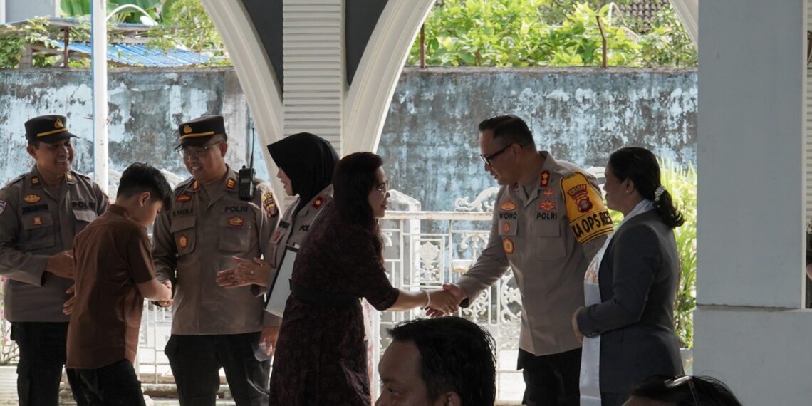 Kapolres Bontang Pimpin Patroli Cipkon, Pastikan Ibadah Natal 2025 Aman dan Kondusif