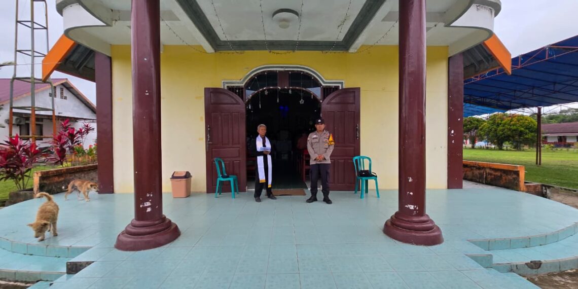 Polri Amankan Ibadah Perayaan Tahun Baru 2026 di Gereja GPIB Sola Fide Muara Badak